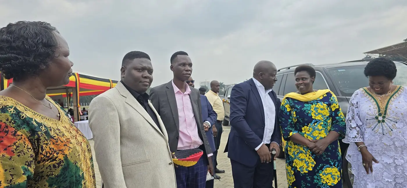 Government vehicle handover to cultural leaders (61)